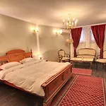 Отель Evmolpia 3*